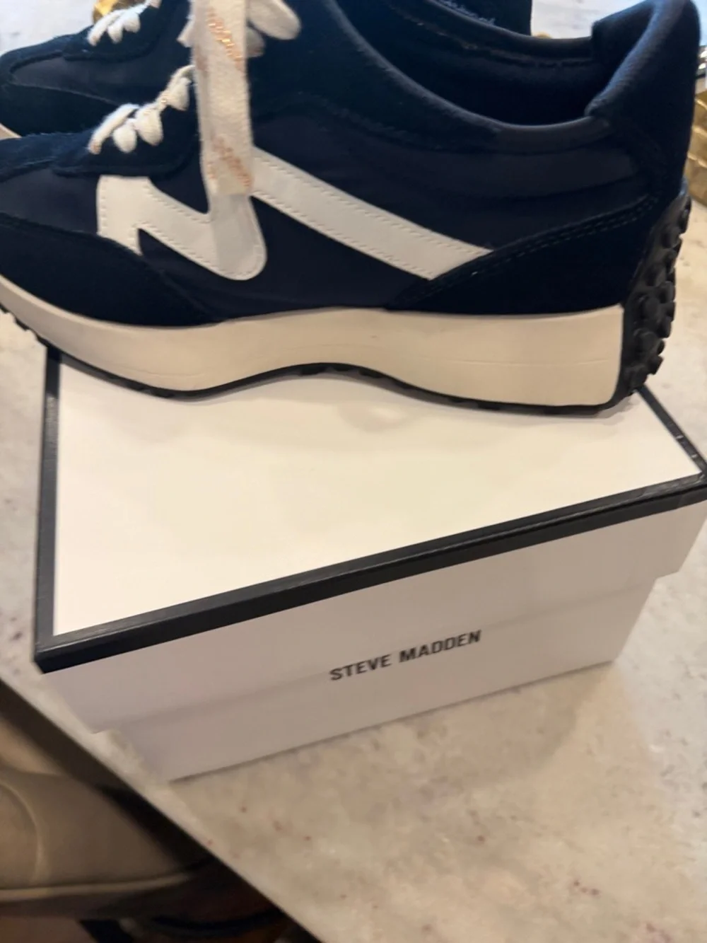 Steve Madden Navy and White Women’s Campo Sneaker Sz 9 - Picture 4 of 16
